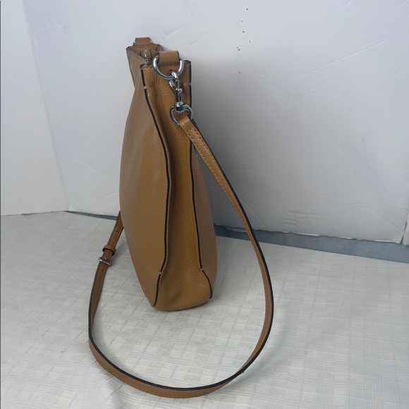 Rebecca Minkoff Regan Feed bag in Tan Leather. - Picture 4 of 10